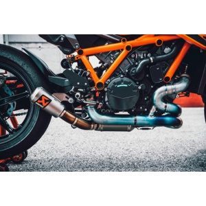 Akrapovič “Evolution Line”
